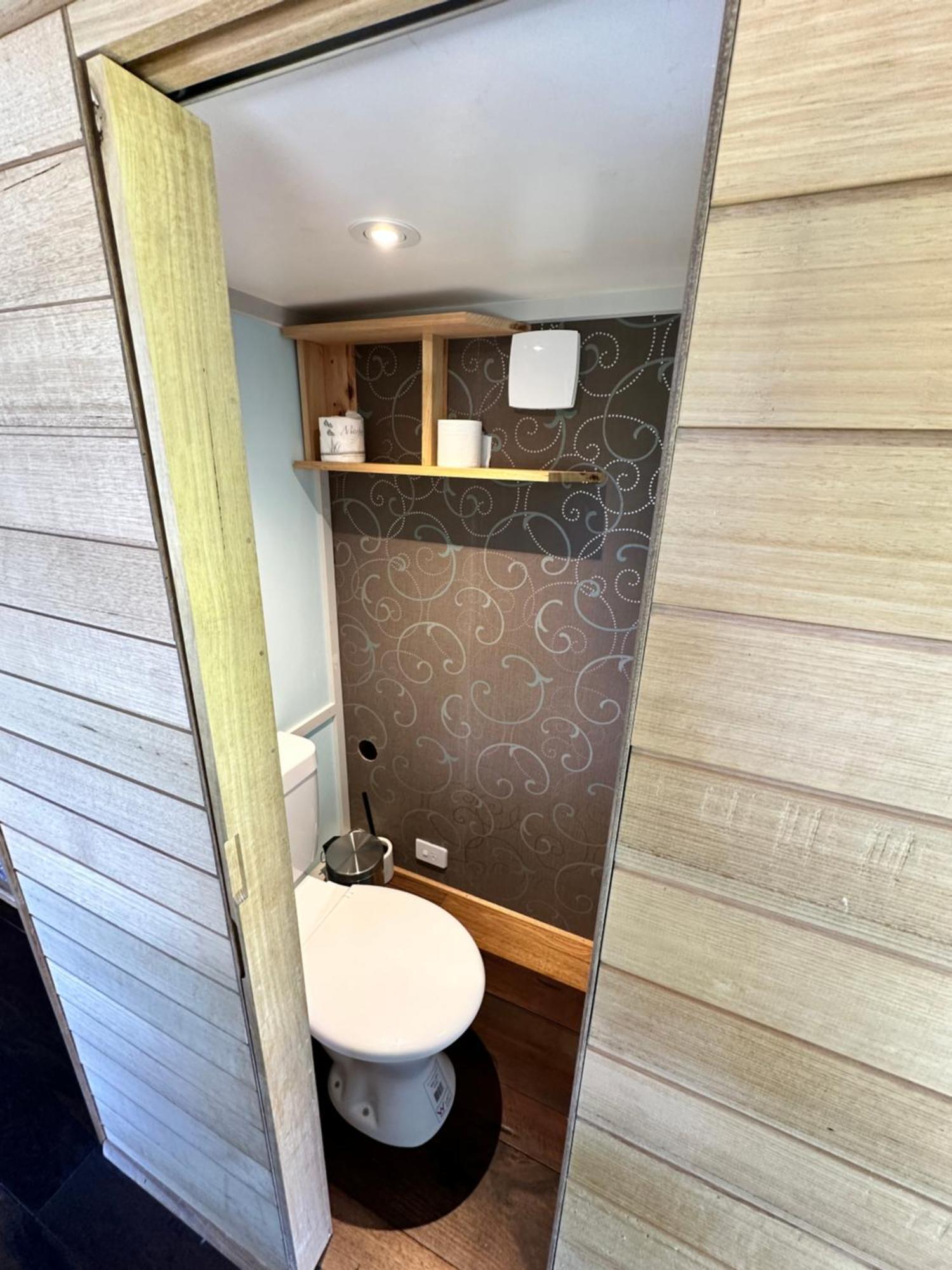 Ocean Breeze Tiny House - Ocean And Lake View Mallacoota Eksteriør bilde