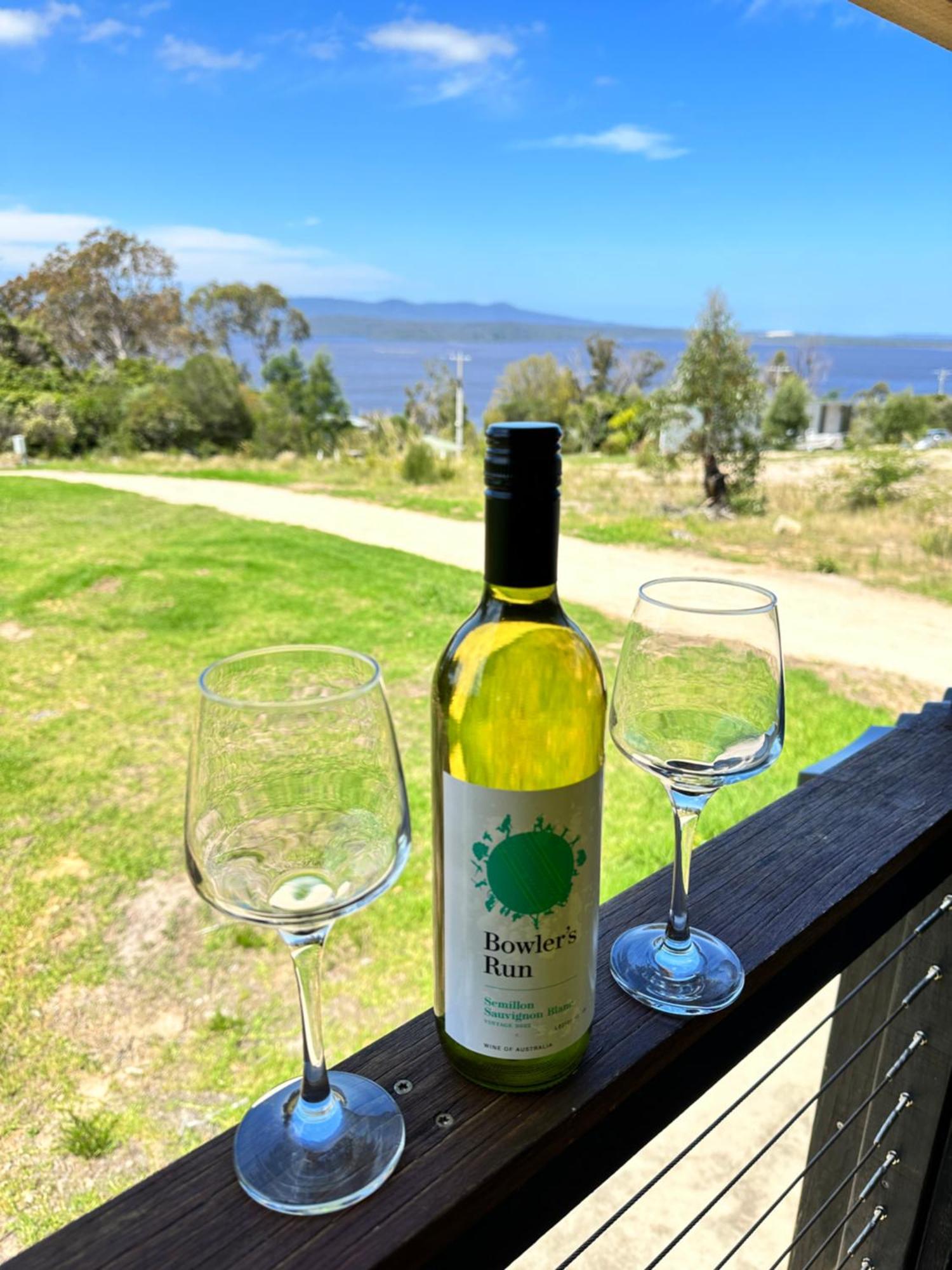 Ocean Breeze Tiny House - Ocean And Lake View Mallacoota Eksteriør bilde